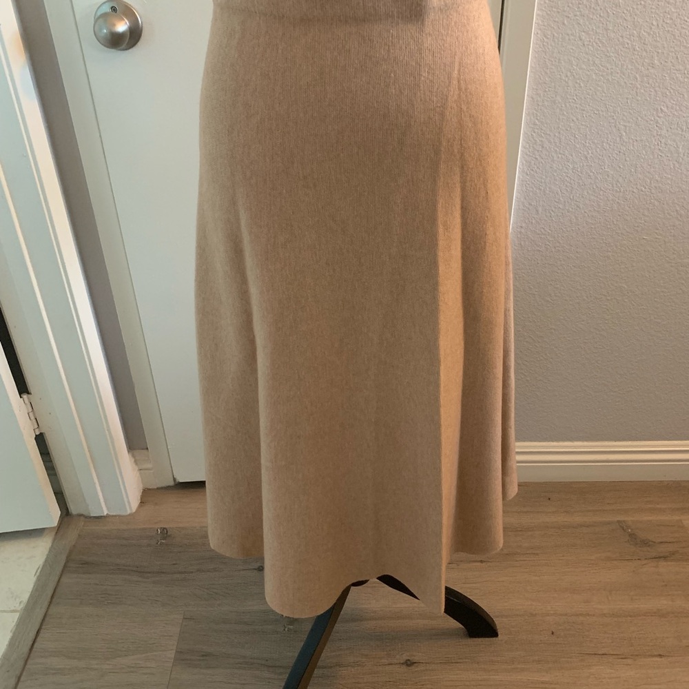 Banana Republic Beige Knit Milano Midi Skirt size L